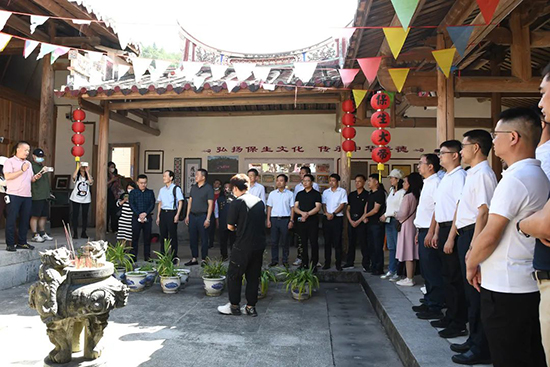 13 振興茶產業(yè) 媒體來助力  廈門市安溪商會組織媒體記者走進安溪茶鄉(xiāng)847.png
